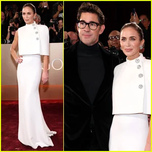 Emily Blunt e John Krasinski formam o casal perfeito no Globo de Ouro de 2026