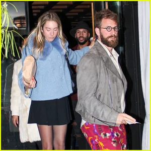 Este Haim e o marido Jonathan Levin saem para jantar no WeHo dias depois de se casarem