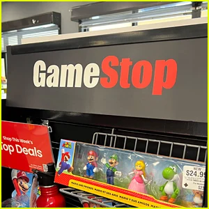 GameStop provoca reação após criticar a primeira olhada em Sophie Turner como Lara Croft na nova série 'Tomb Raider'