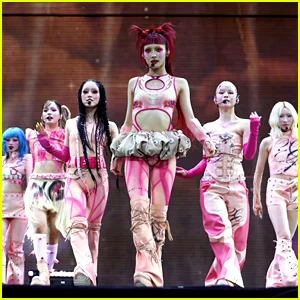 Grupo musical XG muda de nome depois que o membro COCONA se torna AFAB Transmasculine Non-Binary