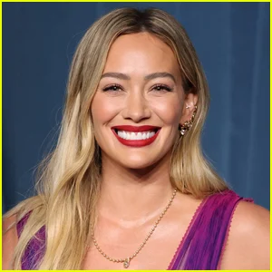 Hilary Duff anuncia turnê mundial durante o show final da mini turnê 'Small Rooms, Big Nerves'!