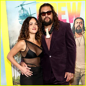 Jason Momoa recebe o apoio da namorada Adria Arjona na estreia de 'The Wrecking Crew' em Nova York!