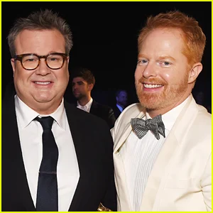 Jesse Tyler Ferguson e Eric Stonestreet relembram a memória central de 'Modern Family' e seu 'primeiro encontro' como co-estrelas