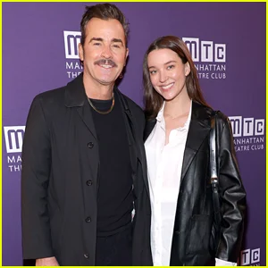 Justin Theroux apoia Carrie Coon, co-estrela de 'The Leftovers', na noite de abertura de 'Bug' na Broadway