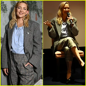 Kate Hudson participa da exibição de 'Song Sung Blue' em um blazer xadrez e calças combinando