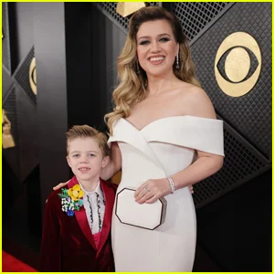 Kelly Clarkson dá uma atualização rara sobre duas crianças após a morte de seu pai, Brandon Blackstock