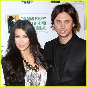 Kim Kardashian aborda especulações de desentendimento com Jonathan Cheban e revela sua posição