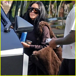 Kim Kardashian filma novo filme de comédia da Netflix, 'A Quinta Roda'