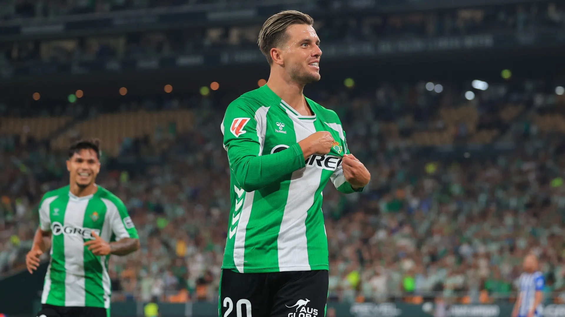 Giovani Lo Celso, do Betis, comemora gol contra o Deportivo Alavés.
