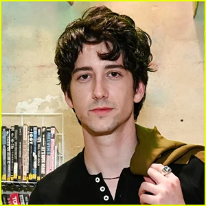 Milo Manheim revela que soube de seu elenco de 'Tangled' apenas 10 minutos antes do anúncio público