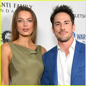 O ator de 'Vampire Diaries' Michael Trevino e sua esposa Bregje Heinen esperam o primeiro filho juntos!