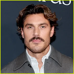 O cabeleireiro celebridade Chris Appleton revela o máximo de dinheiro que já cobrou por um corte de cabelo