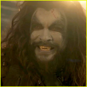 O diretor de 'Supergirl', James Gunn, compartilha a primeira imagem de Jason Momoa como Lobo no próximo filme!