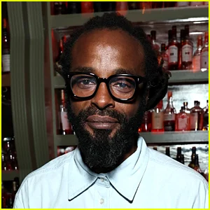 O músico John Forté é encontrado morto em casa aos 50 anos, a causa da morte não é “prontamente aparente”