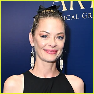 O novo marido de Jaime King, Austin Sosa, pede o divórcio após casamento secreto