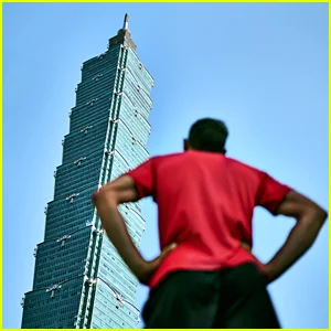 O que acontecerá se Alex Honnold cair durante a escalada de Taipei? Executivo da Netflix revela plano para o pior cenário