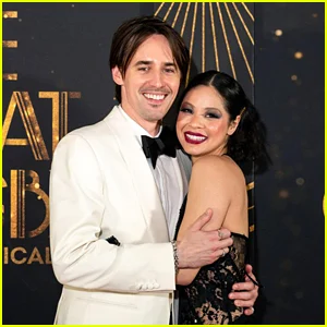 Os atores casados ​​​​Eva Noblezada e Reeve Carney estrelarão juntos 'The Great Gatsby' da Broadway