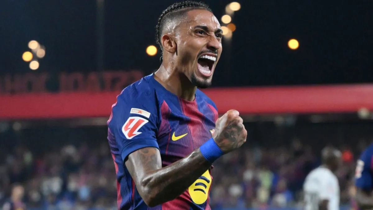 Raphinha, estrela do Barcelona, ​​comemorando um gol