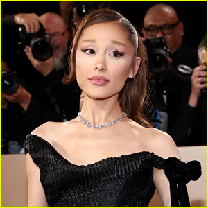 Quem é o acompanhante de Ariana Grande no Globo de Ouro 2026? Conheça o cara sentado ao lado dela!