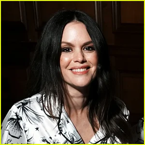 Rachel Bilson confirma que está solteira e explica por que não namora com tanta frequência