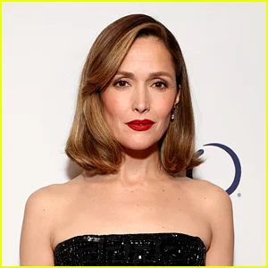 Rose Byrne diz que seu irmão George se parece com essas duas celebridades