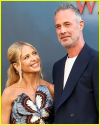 Sarah Michelle Gellar conta o segredo do casamento de 23 anos com Freddie Prinze Jr.