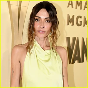 Sarah Shahi fala sobre como escrever capítulos sexualmente explícitos em seu novo livro ‘Life is Lifey’