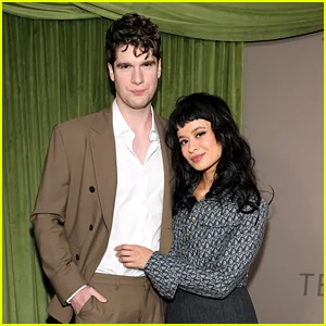 Sonia Mena e Spencer House de Tell Me Lies (também conhecidas como Pippa e Wrigley) namoram secretamente há anos