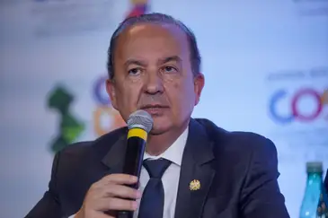 Rafa Neddermeyer/Agência Brasil Brasília-DF - 04.07.2023 - O governador de Santa Catarina, Jorginho Mello, durante entrevista coletiva, após reunião com parlamentares para tratar da reforma tributária, no B Hotel em Brasília . Foto: Rafa Neddermeyer/Agência Brasil