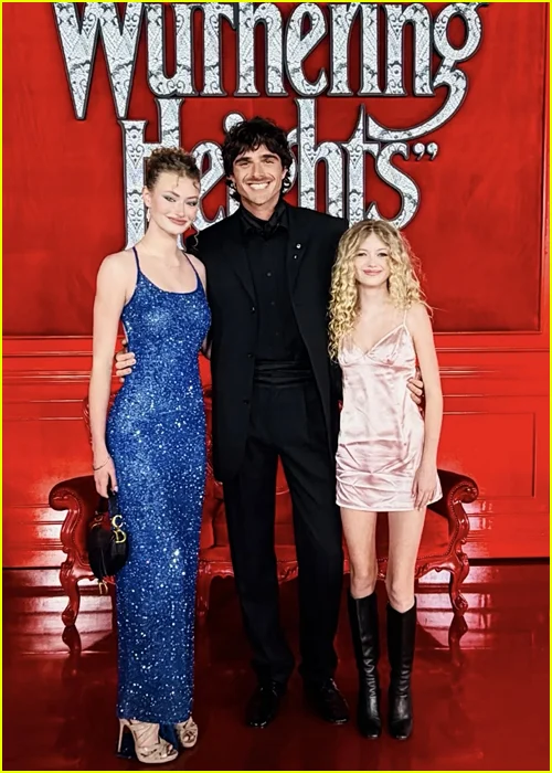 Crianças de Eric Dane na estreia de O Morro dos Ventos Uivantes