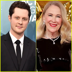 A estrela de 'Schitt's Creek' Noah Reid chama o conhecimento de Catherine O'Hara de 'um presente que ainda não consigo acreditar que recebi'