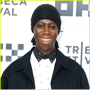 Amigos da senhorita J Alexander lançam GoFundMe para ajudar nas despesas médicas e na recuperação após acidente vascular cerebral em 2022