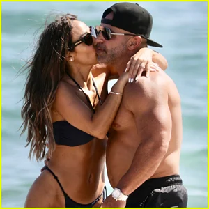 As estrelas de 'RHONJ' Melissa e Joe Gorga aproveitam o PDA durante o dia de praia em Miami