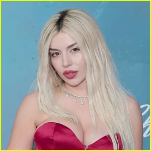 Ava Max confirma que deixou a Atlantic Records em mensagem sincera aos fãs