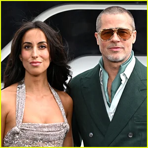 Brad Pitt e sua namorada Ines de Ramon são vistos chegando à Grécia para filmar seu novo filme ‘The Riders’