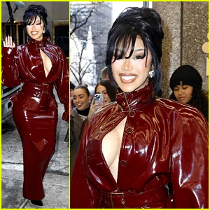 Cardi B é flagrada chegando para aparição em ‘SNL’ nos estúdios da NBC!