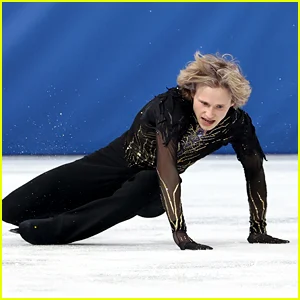 Choque das Olimpíadas de 2026: Ilia Malinin dos EUA cai duas vezes no skate livre e não consegue a medalha na final da patinação artística individual masculina