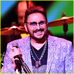 Chuck Negron Dead - Cantor de 'Jeremiah Was A Bullfrog' morre aos 83 anos