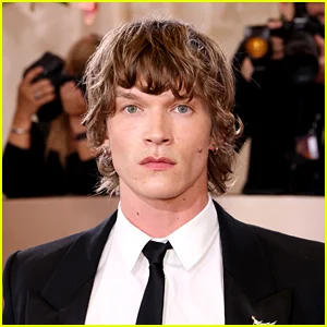 Connor Storrie, do Heated Rivalry, fará estreia como apresentador do 'SNL' em fevereiro de 2026