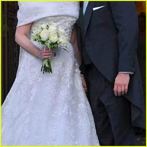 Convidado revela código de vestimenta 'realmente pretensioso' para 6 eventos em casamento de 'dinheiro antigo', e isso deixa as pessoas perplexas