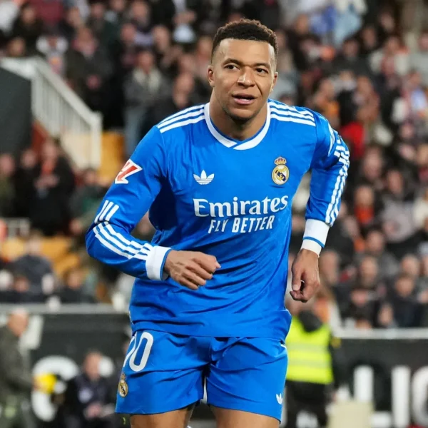 Cristiano Ronaldo pode ser superado pela atual estrela do Real Madrid, diz técnico e ex-companheiro de equipe Arbeloa