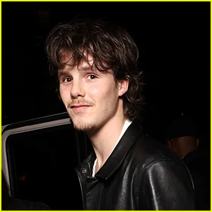 Cruz Beckham lança nova música ‘Find Your Love’ e quer que os fãs ‘interpetem-na à sua maneira’