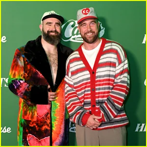 Dê uma olhada na festa pré-Super Bowl de Travis e Jason Kelce, organizada pelo podcast ‘New Heights’