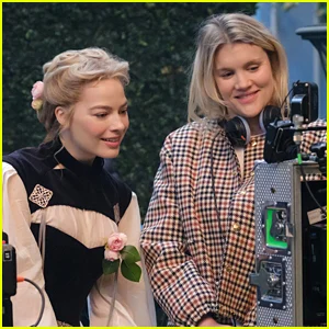 Emerald Fennell fala sobre as mudanças de 'O Morro dos Ventos Uivantes' do livro para a tela e defende suas escolhas