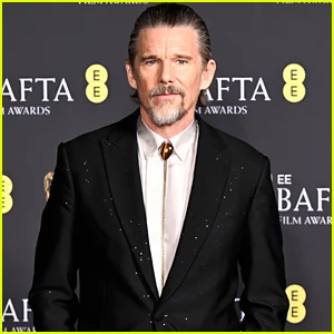 Ethan Hawke faz uma confissão ‘incrivelmente vulgar’ sobre seus hábitos no quarto