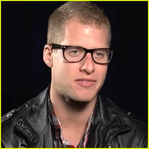 Ex-concorrente do 'American Idol' é preso e acusado de assassinar sua esposa