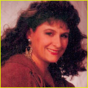 Família reage depois que mãe de três filhos, que desapareceu sem deixar rastros, há quase 25 anos, foi encontrada 'viva e bem', levando uma nova vida