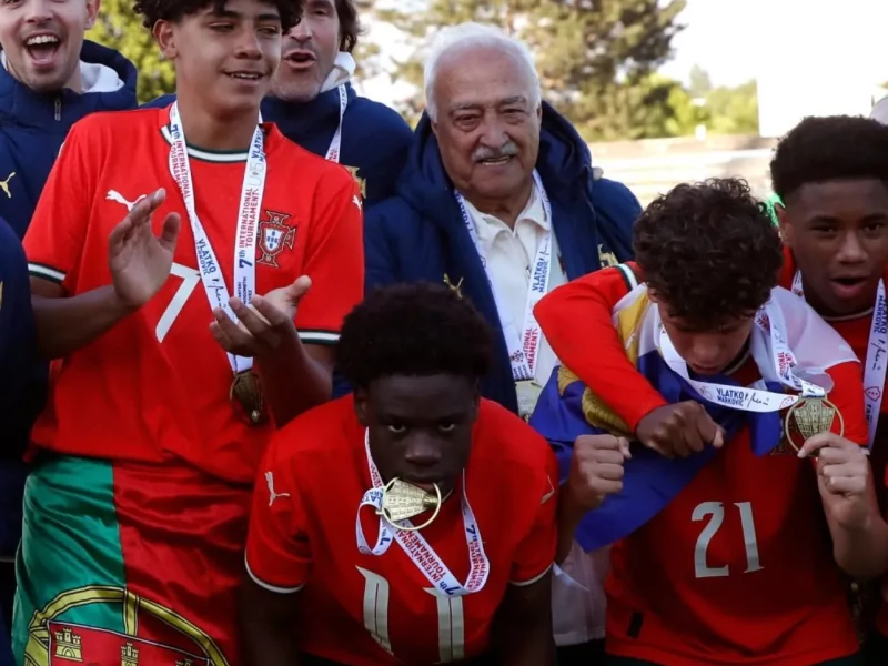 A altura do filho de Cristiano Ronaldo vira assunto após foto viral com a avó Dolores Aveiro: Qual a altura de Cristiano Ronaldo Jr.?