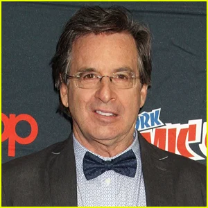 Fortuna de Robert Carradine: estrela de 'Lizzie McGuire' revelou resíduos chocantemente baixos da Disney antes da morte