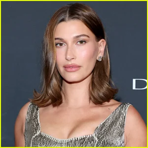 Hailey Bieber diz que está 'hiperconsciente' de sua saúde após um mini-derrame e cirurgia cardíaca
